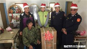 徐韻婷與鳳林警分局做義工＿