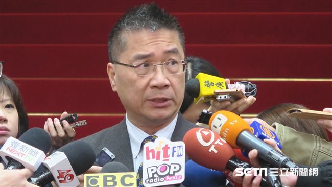 台商憂返鄉路　政院：加班機絕對夠坐