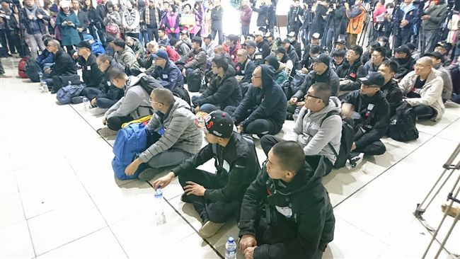 末代役男昨風光入伍　1年兵走入歷史