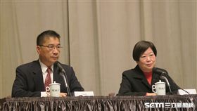 行政院發言人徐國勇，勞動部長林美珠。（記者盧素梅攝）