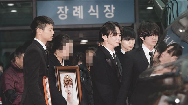 SHINee終合體！卻是鐘鉉告別式