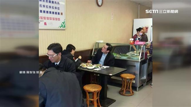 吃牛肉麵附近淨空？他還馬英九公道