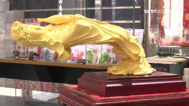 歷劫歸來！黃金觀音竟「下腰90度」