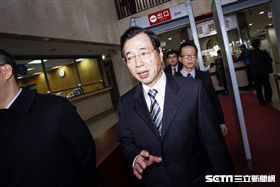 台北地方法院就大巨蛋案聲請解除限制出境開庭，前台北市財政局長李述德出庭。 圖／記者林敬旻攝