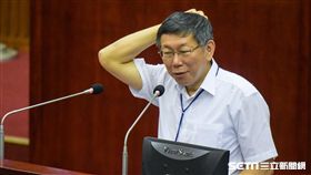 柯文哲抓頭 林敬旻攝