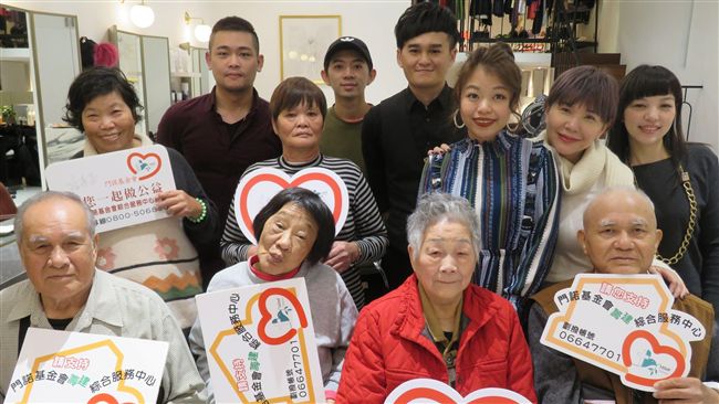 張清芳照顧弱勢團體　長輩暖心過耶誕