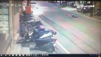 情侶吵架男負氣跳車身亡　女友遭判刑