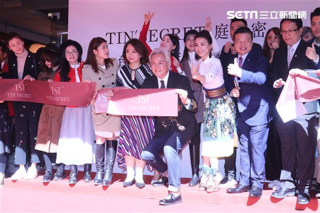 張庭、林瑞陽台北展店  陸粉跨海來追星[20171223台北訊] 