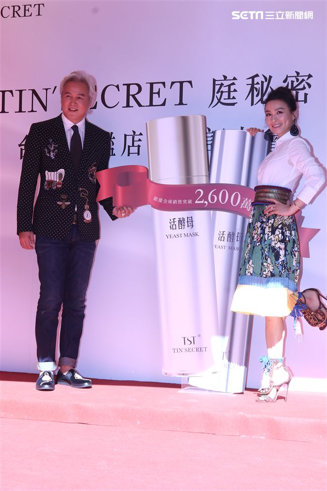 張庭、林瑞陽台北展店  陸粉跨海來追星[20171223台北訊] 