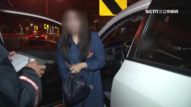 「十萬好嗎？」美魔女喝茫朝警丟鈔票