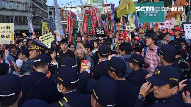 遭指遊行發錢　國民黨嗆告PTT鄉民