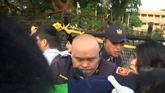 勞團遊行爆衝突　警遭「賞巴掌」伺候