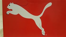 美式賣場好市多（Costco）不滿意即可退貨的服務深受不少消費者喜愛，但有一名網友到好市多買到1雙不合腳的鞋子，打算退貨時，卻發現鞋盒被小孩塗鴉了，讓他哭笑不得說「不敢去退貨了」！（圖／翻攝自Costco好市多 商品經驗老實說臉書）