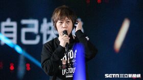 五月天桃園演唱會、阿信(鄭先生)