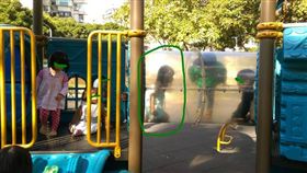 「我先來的大家都不能玩」女童霸佔遊樂設施　網怒批沒家教／圖翻攝自爆怨公社