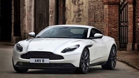 Aston Martin擁有英倫血統，還有那古典的迷人外型。