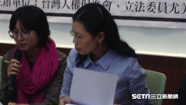寄卡片給李明哲　李妻：讓他有溫暖