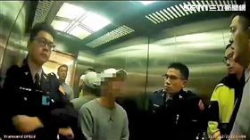 廖男發現高中生在巷內抽菸，隨即假冒少年隊刑警上前盤查，並要求他們抄錄心經，廖男發現其中1人穿著高價潮鞋，先恐嚇他交出2千元，再要求他脫下鞋子走人，廖男兩天後又在南陽街故技重施，被同批高中生發現報警逮人（翻攝畫面）