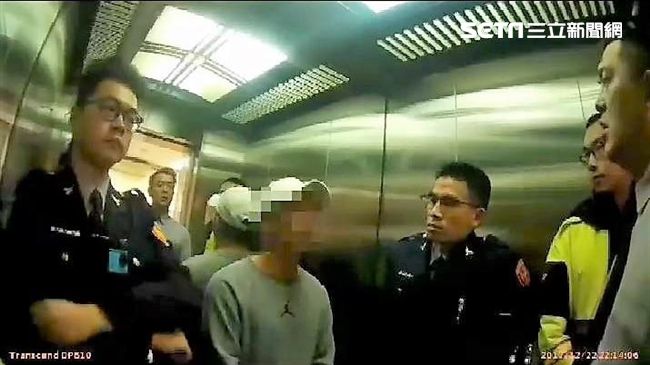假刑警取締抽菸　他騙走學生高價潮鞋