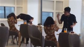 不滿水打翻！富二代強逼女友擦桌　掏錢丟地嗆：不是愛錢
圖翻攝自Nicholas Lim臉書
https://www.facebook.com/nicholas.lim.5209/videos/10156104011873680/