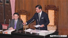 中央總預算案三讀通過，立法院長蘇嘉全落槌 圖／記者林敬旻攝