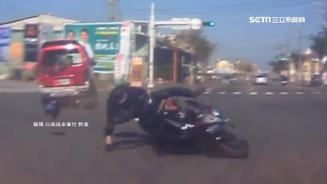 重機騎士連撞2車　彈飛竄車底慘死