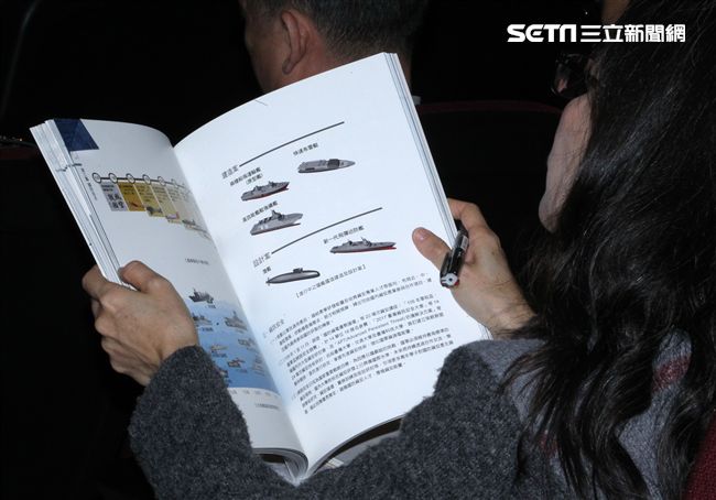 國防部發布106年國防報告書。（記者邱榮吉/攝影）