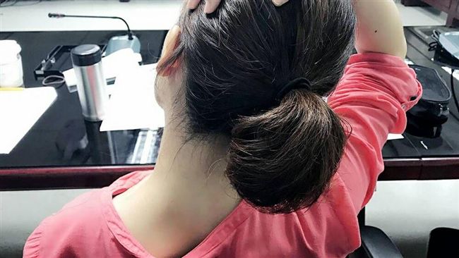 下班脖子痠　OL扭一扭半夜雙腿癱了