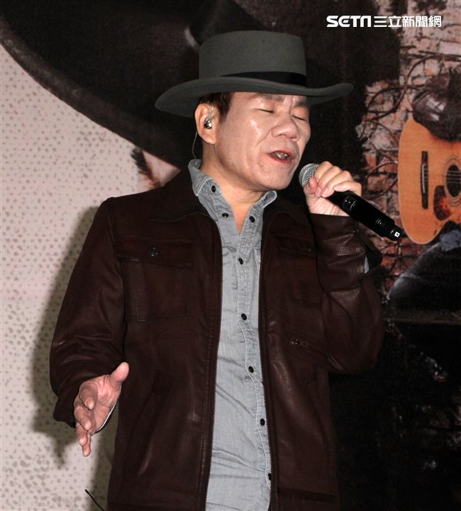 趙傳傳奇30週年全新專輯「你過得還好嗎」，溫暖出輯。（記者邱榮吉/攝影）