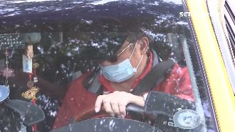 曾犯恐嚇取財遭撤照　小黃運將喊冤