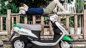 共享電動機車。
