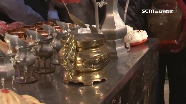 南鯤鯓王爺回家了　香爐竟自搖3小時