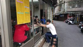 吃飯,用餐,邊緣,邊緣人,位置,隔離,Dcard　圖／翻攝自Dcard