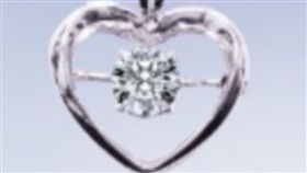 16:9
逛耶誕城生命寶石不慎遺失　失主懸賞百萬、千份雞排望尋回
圖／翻攝自PTT
https://www.ptt.cc/bbs/BigBanciao/M.1514335360.A.DB5.html