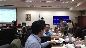 立法院經濟委員會今（27）繼續審查修正草案，會議無法達成共識之際，卻意外點爆民進黨內的「４個女人戰爭」。（圖／記者李英婷攝）