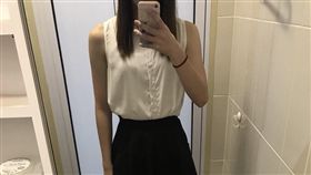 女大生掀裙露教訓　獨白：尿布不可恥（圖／翻攝自DCARD）