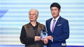 2017體育菁英獎頒獎典禮，最佳新秀運動員傑出獎，許育修。 圖／記者林敬旻攝