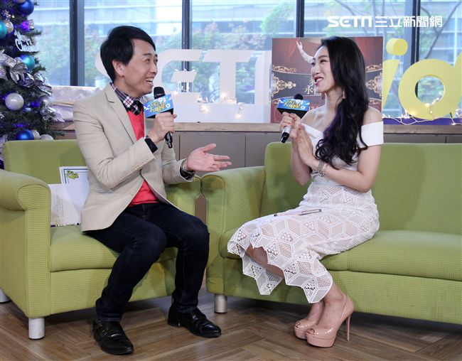 謝金晶上「安安大明星」宣傳專輯。（記者邱榮吉/攝影）