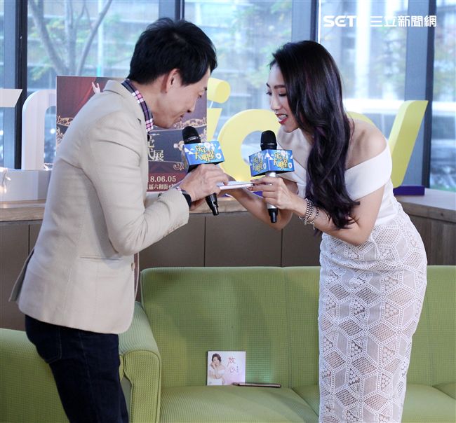 謝金晶上「安安大明星」宣傳專輯。（記者邱榮吉/攝影）