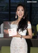 謝金晶上「安安大明星」宣傳專輯。（記者邱榮吉/攝影）