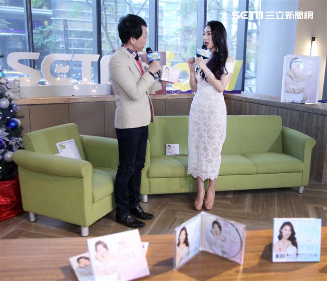 謝金晶上「安安大明星」宣傳專輯。（記者邱榮吉/攝影）