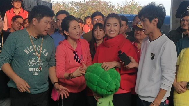 小嫻低調「回娘家」　不甩醫師娘爆料