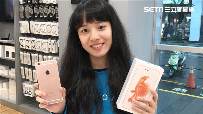 黑色星期五　經銷商推愛瘋SE僅三千