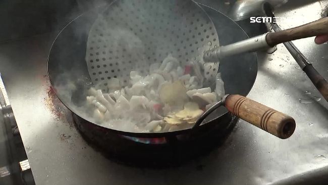 點中卷來軟絲　顧客怒：強迫買單