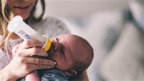 嬰兒,餵奶,哺乳,示意圖/翻攝自Pixabay