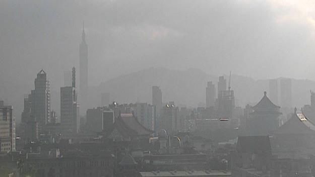 中部持續紅害　小心髒空氣擴至北部！