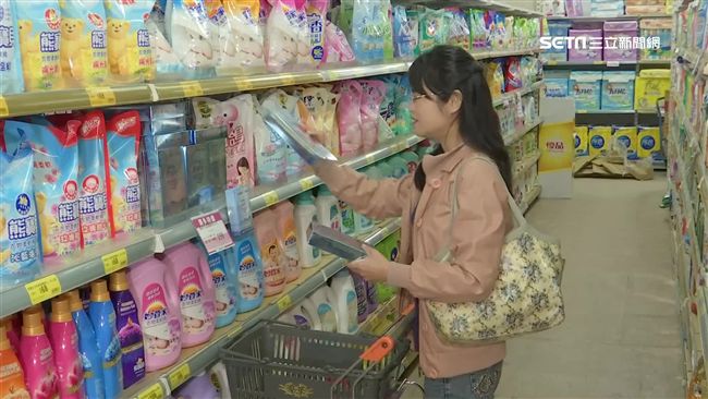 衣物洗劑輕量化 　皂福洗衣片搶市