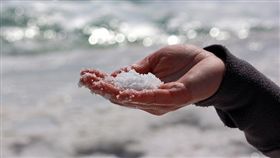 -鹽-鹽巴-粗鹽-▲圖／攝影者Yair Aronshtam, flickr CC License（https://www.flickr.com/photos/yairar/33305801586/）