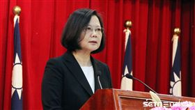 總統蔡英文28日出席國防部107年的陸海空軍將官晉升典禮 記者邱榮吉攝