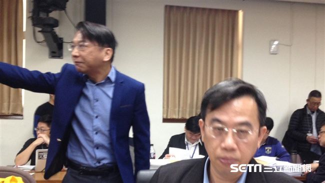 批護航礦產　徐永明、邱志偉互飆可恥